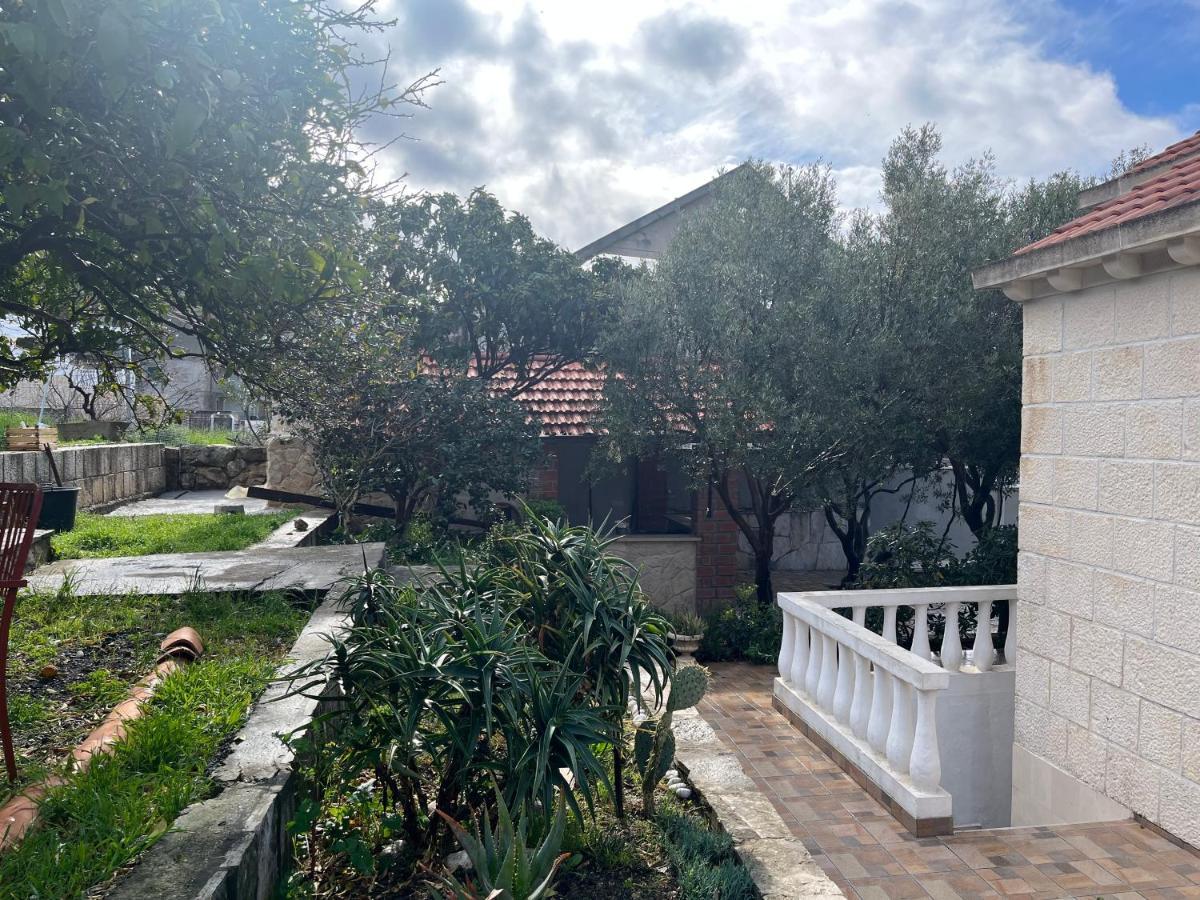 Apartments Cvjetkovic Mlini Exterior photo