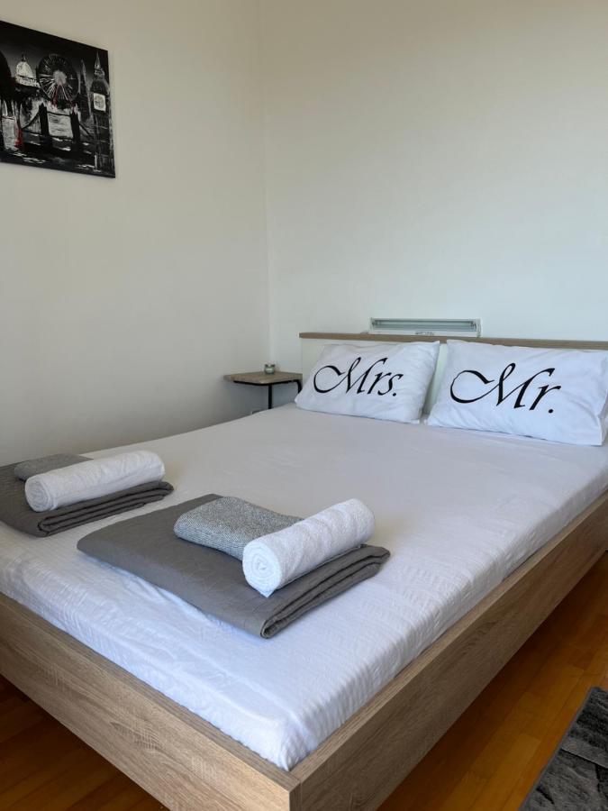 Apartments Cvjetkovic Mlini Exterior photo